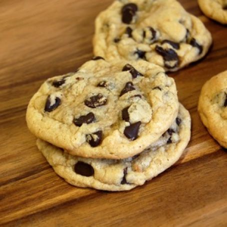 Crisp and Chewy Chocolate Chip Cookies