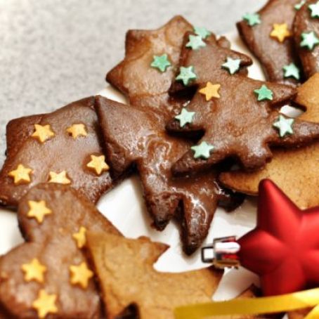 Classic Christmas Tree Gingerbread Cookies