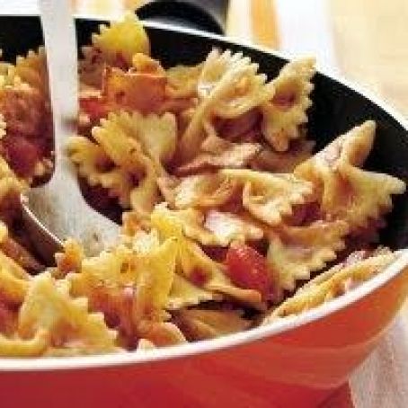 Bow-Ties with Bacon and Tomatoes