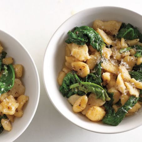 Pasta: Frascatelli with Pecorino and Mustard Greens