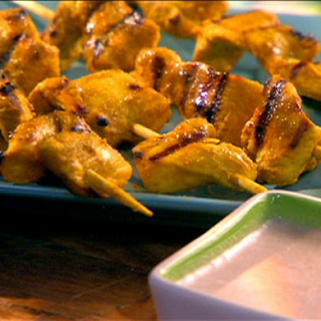 Chicken Curry with Peanut Dipping Sauce