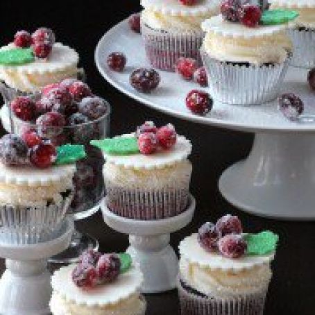 RED VELVET CHRISTMAS CUPCAKES