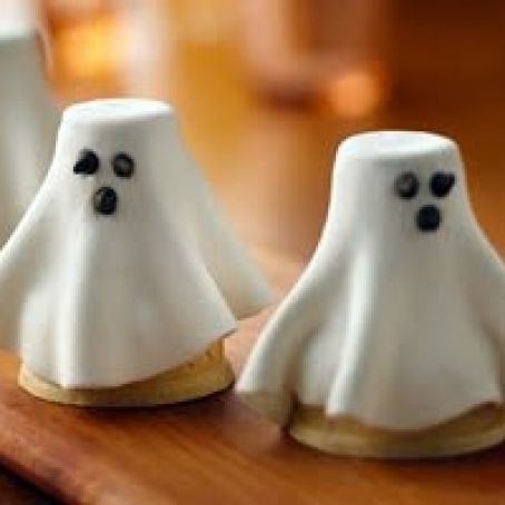 Ghostly Cupcake Cones