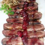 MAGRET DE PATO EN SALSA DE CEREZAS