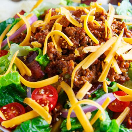 Bacon Cheeseburger Salad on Closet Cooking
