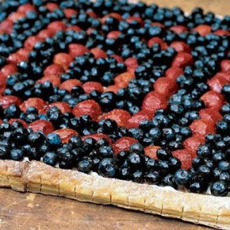 LARGE BERRY TART w/GINGER CREAM