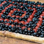 LARGE BERRY TART w/GINGER CREAM