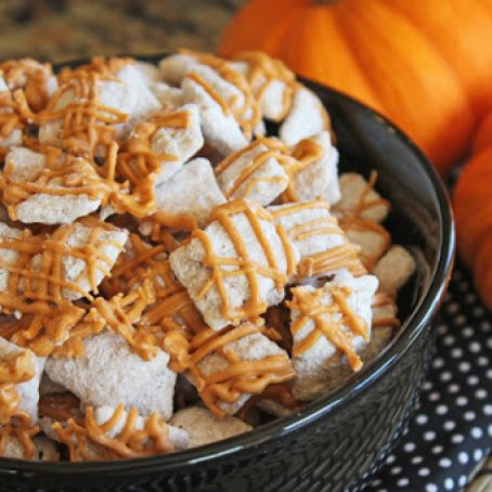 Pumpkin Spice Muddy Buddies