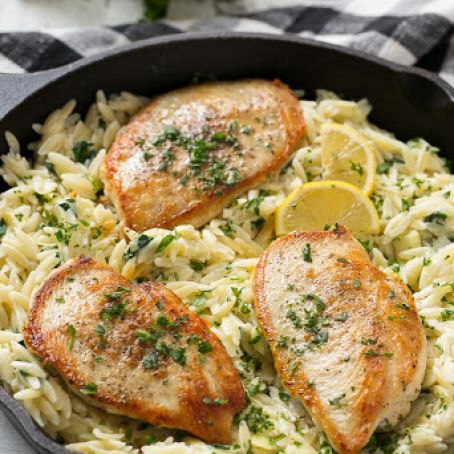 Chicken with Creamy Spinach Artichoke Pasta
