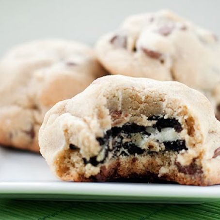 Oreo Stuffed Chocolate Chip Cookies