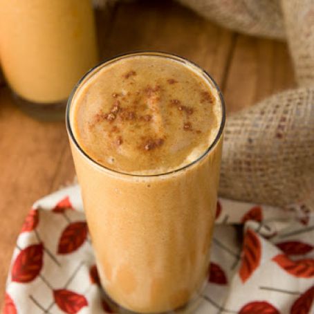 Pumpkin Chai Smoothie with Dates