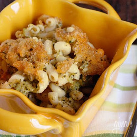 Skinny Baked Broccoli Mac and Cheese