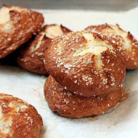 Pretzel Rolls