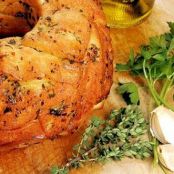 Olive oil-thyme monkey bread