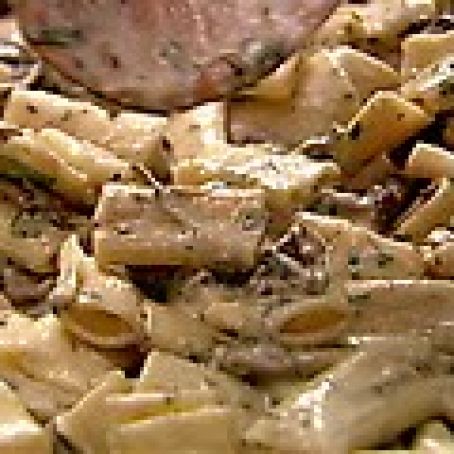 Big Pasta with Mushroom, Parsley, Garlic and Thyme
