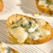 Bruschetta with Gorgonzola Cheese and Honey*
