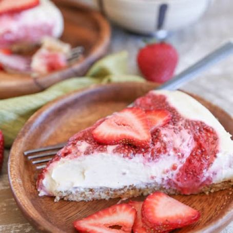 Vegan Strawberry Cheesecake (Paleo)