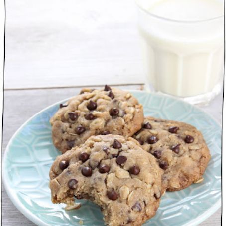 Vegan Oatmeal Chocolate Chip Cookies