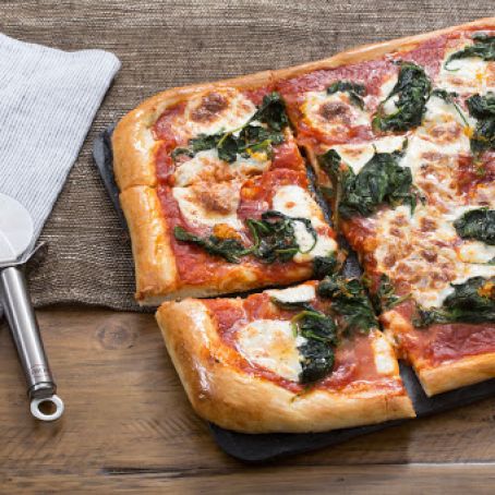 Spinach & Fresh Mozzarella Pizza