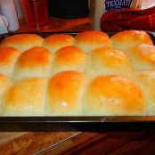 Best Light & Fluffy Dinner Rolls