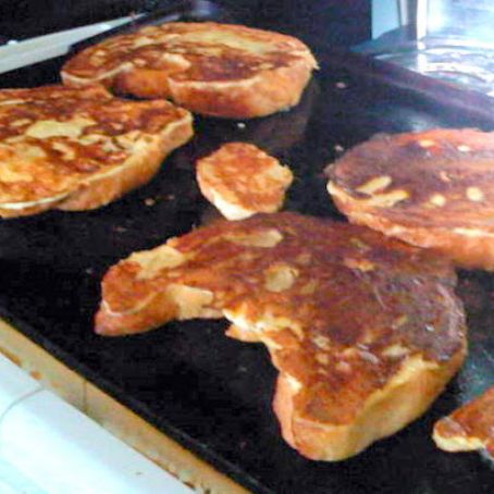 CROISSANT FRENCH TOAST