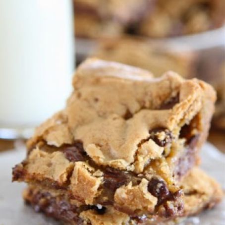 Chocolate Chip Salted Caramel Cookie Bars