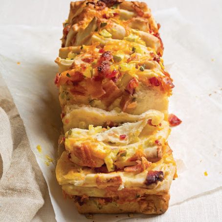 Maple-Bacon-Cheddar Pickle Pull-Apart Loaf
