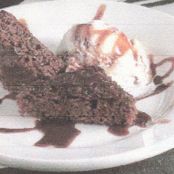 WARM BROWNIE SUNDAE CAKE