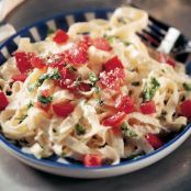 Fettuccine with Ricotta, Tomatoes and Basil