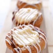 Cheese Filled Cinnamon Buns