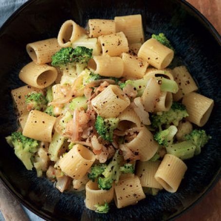 rigatoni with spiced broccoli and cauliflower pasta e broccoli profumata