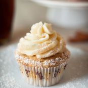 Streusel Topped French Toast Cupcakes with Maple Buttercream