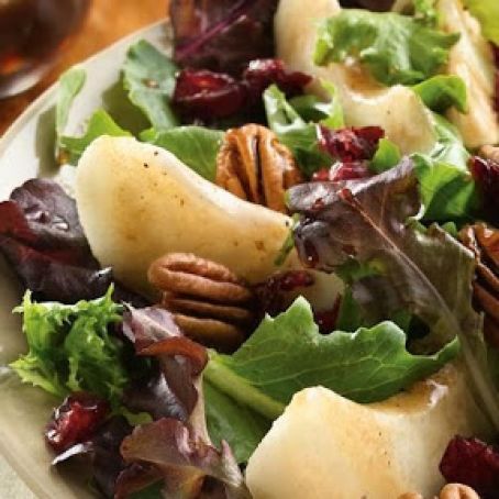 Pear and Greens Salad with Maple Viniagrette