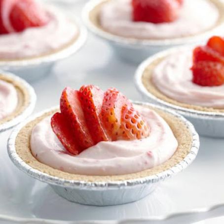 Individual No-Bake Strawberry Cheesecakes