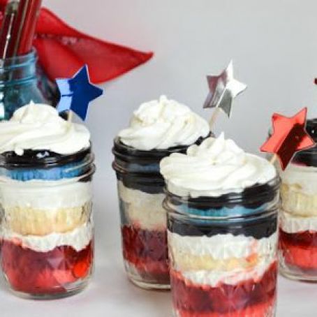 4th of July Berrylicious Cupcakes in a Jar