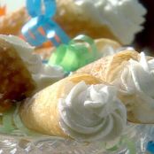 Magnolia Lace Trumpets