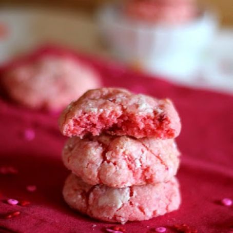 STRAWBERRY GOOEY BUTTER COOKIES