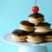 Boston Cream Whoopie Pie