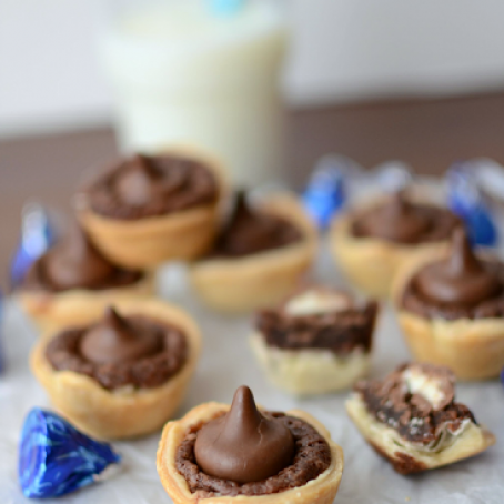 COCONUT KISS BROWNIE PIES