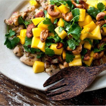 BLK PEPPER CHIX THIGHS w/MANGO, RUM & CASHEWS