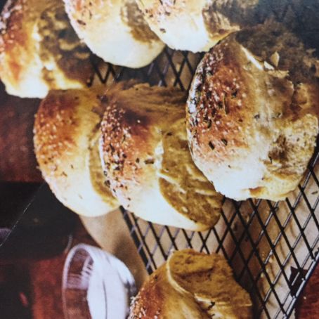 Quick Rosemary Dinner Rolls