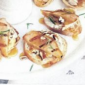 Gorgonzola-Grilled Pear Crostini