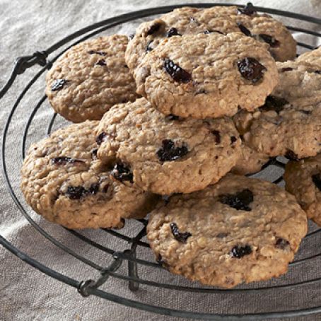 Oatmeal Cookies with Dried Cherries