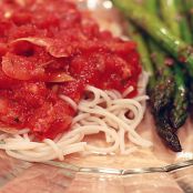 Tomatoes and artichoke hearts with pasta