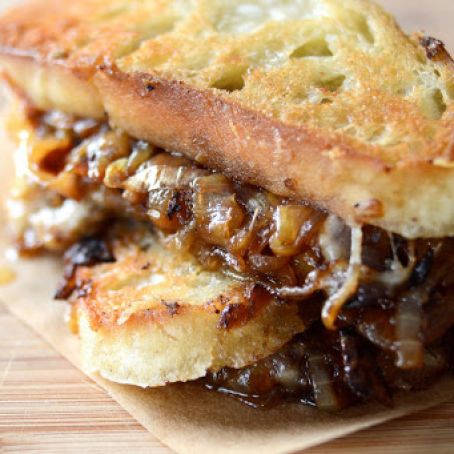 French Onion Soup Grilled Cheese Sandwiches