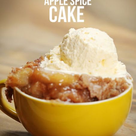 3-ingredient Slow Cooker Apple Spice Cake