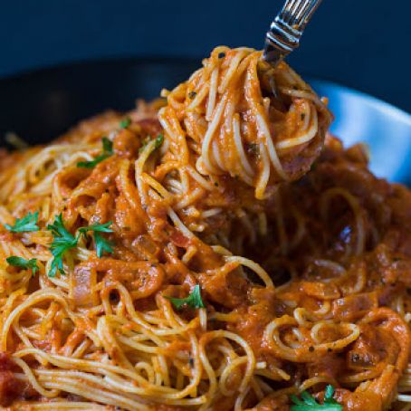 Spicy Tomato Cream Pasta