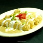 ENCHILADAS DE PUERCO EN SALSA POBLANA