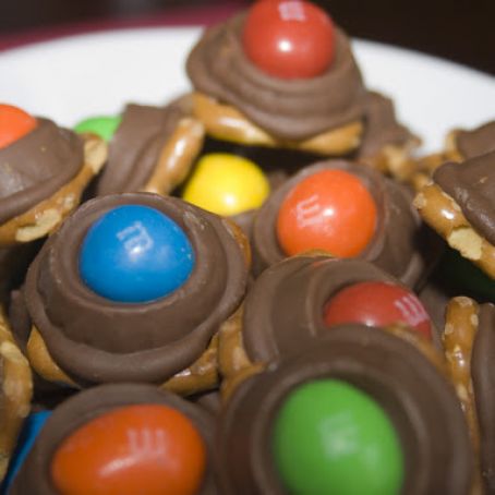 Chocolate Pretzel Rings Recipe