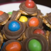 Chocolate Pretzel Rings Recipe